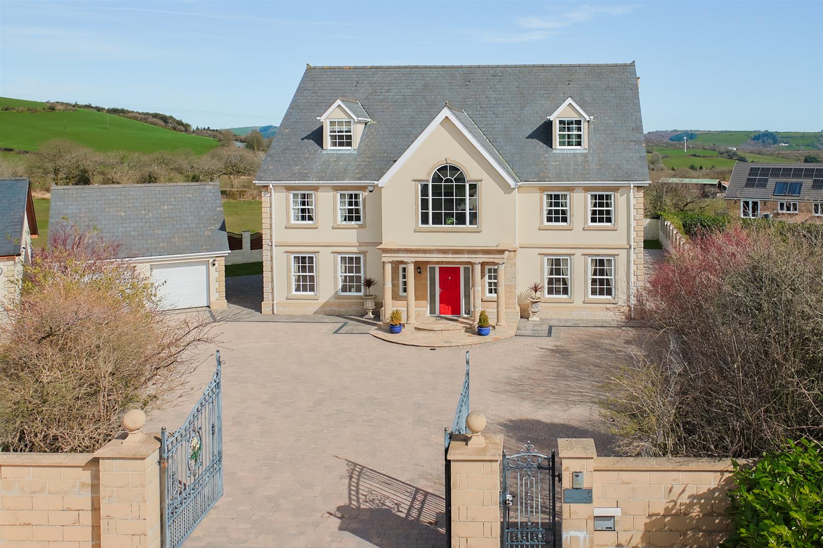 6 Clos Y Parc, Five Roads, Llanelli, SA15 5HB